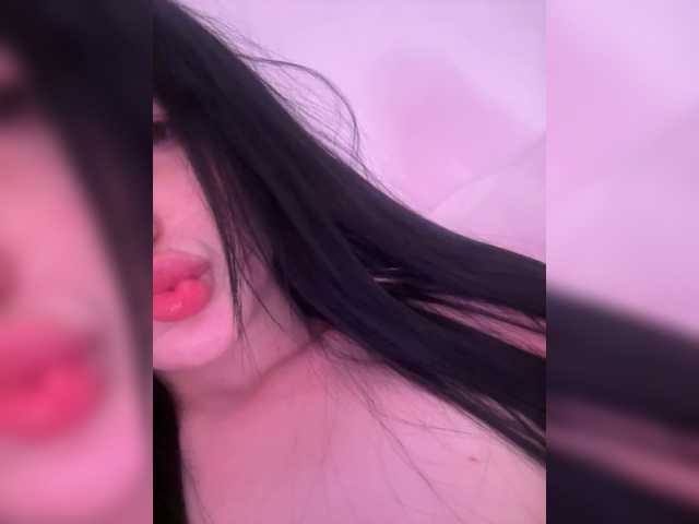 pinklildoll's BongaCams show and profile