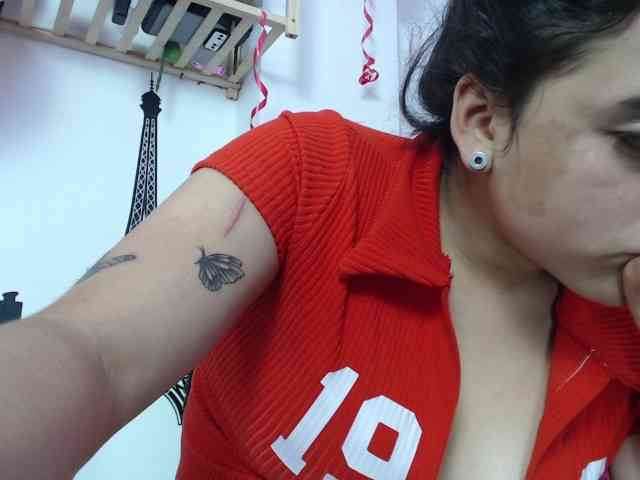 Petitecoral Live Webcam on BongaCams