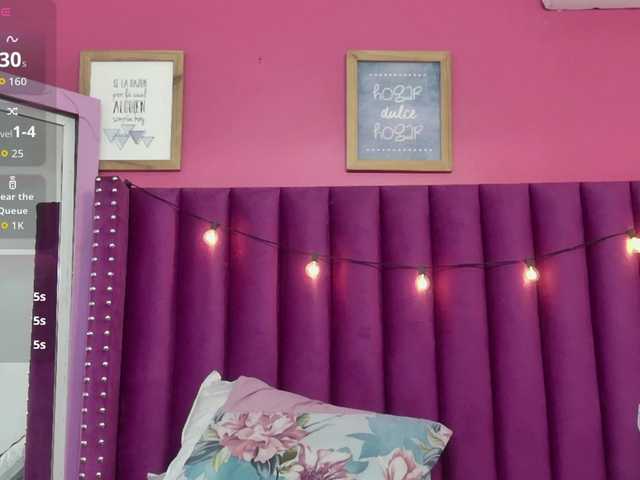 littleapril's BongaCams show and profile