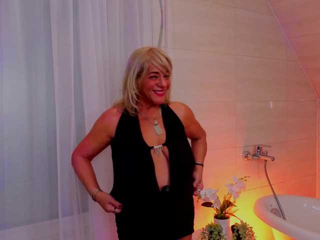 AnittaHarris's BongaCams show and profile