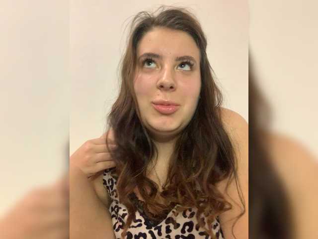 MiraCastellon's BongaCams show and profile