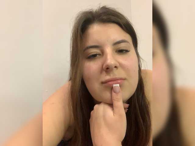 MiraCastellon's BongaCams show and profile