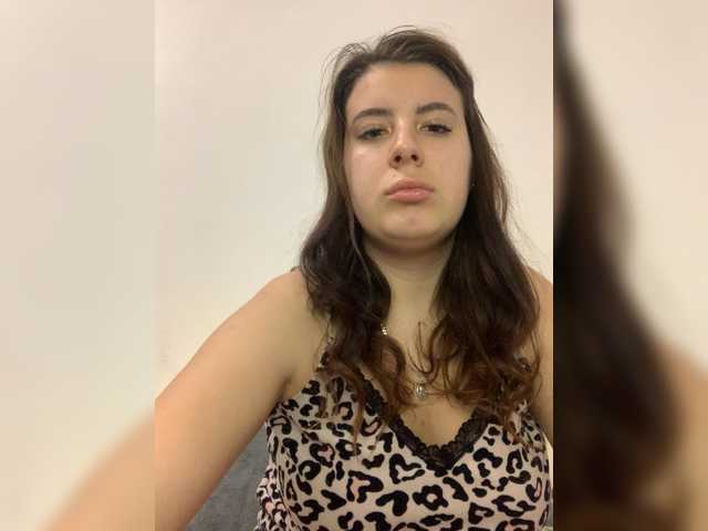 MiraCastellon's BongaCams show and profile