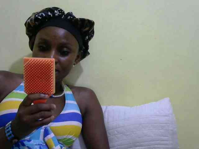 Lovelybabraa webcam