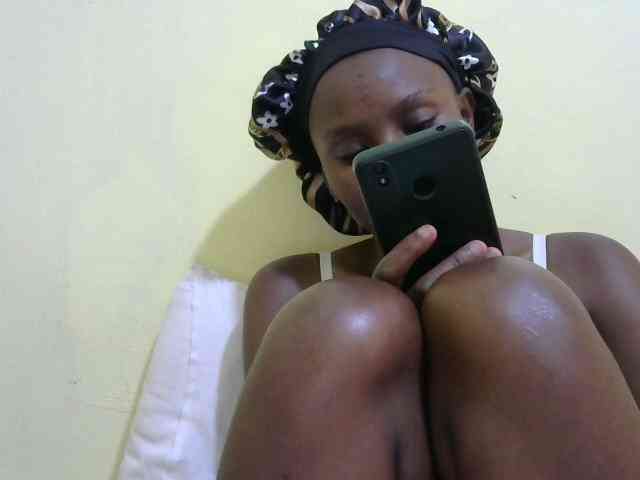 Lovelybabraa webcam