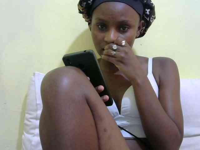 Lovelybabraa webcam