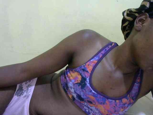 Lovelybabraa webcam