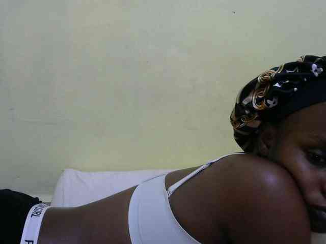 Lovelybabraa webcam