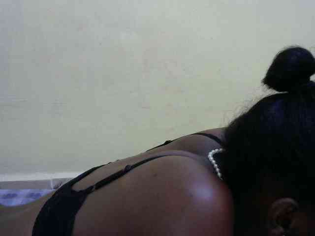 Lovelybabraa webcam