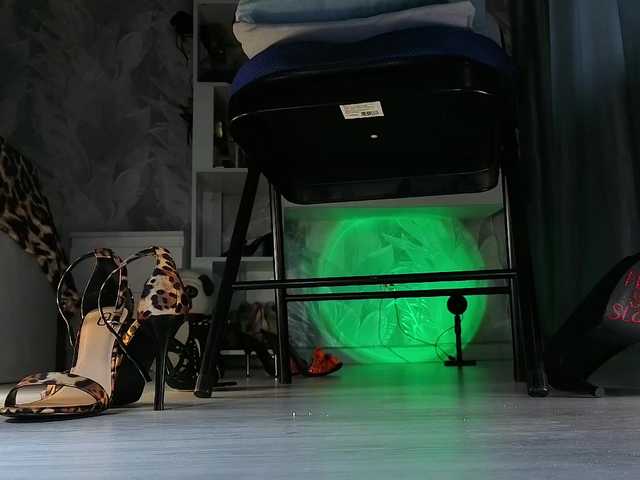 FeetHeelss's BongaCams show and profile