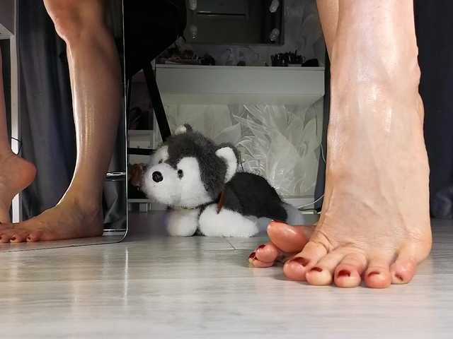 FeetHeelss's BongaCams show and profile