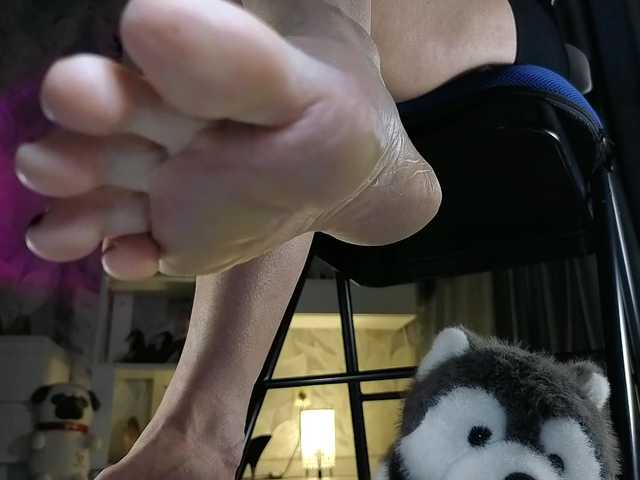 FeetHeelss's BongaCams show and profile