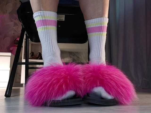 FeetHeelss's BongaCams show and profile