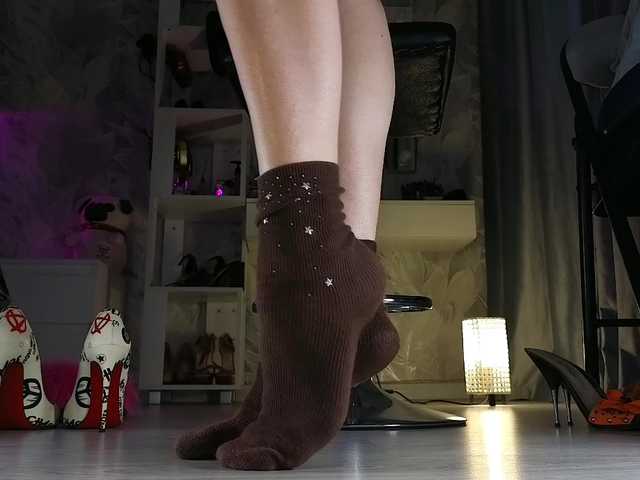 FeetHeelss's BongaCams show and profile