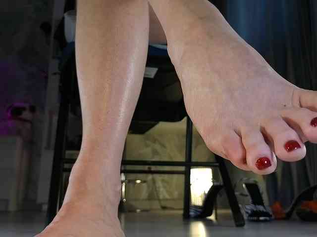 FeetHeelss webcam