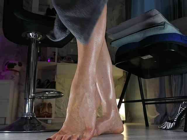 FeetHeelss webcam