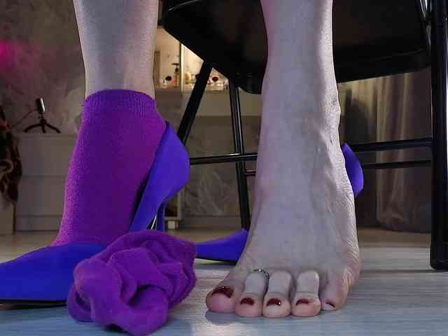 FeetHeelss webcam