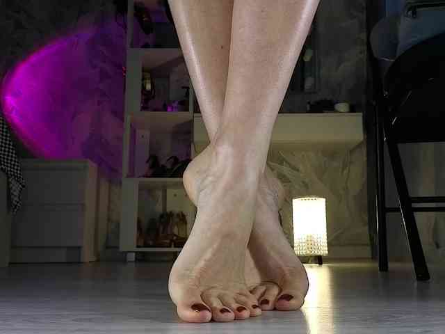 FeetHeelss webcam