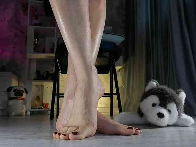 FeetHeelss webcam