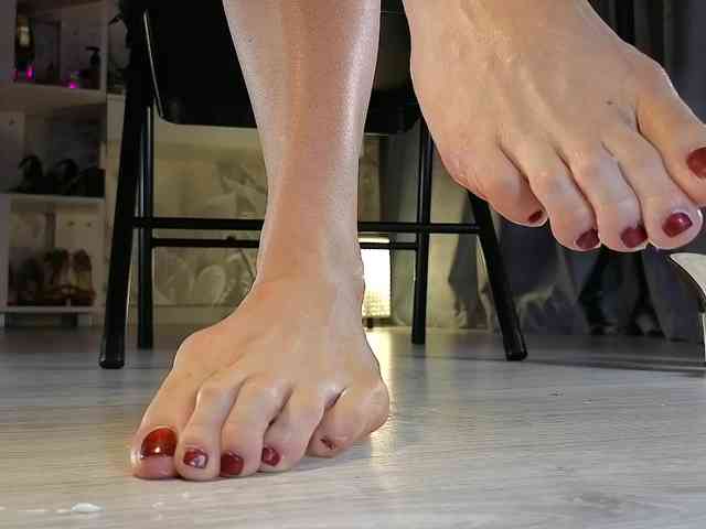 FeetHeelss webcam