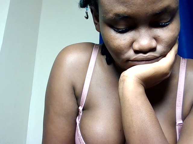 Horny-nasty-bitch live cam