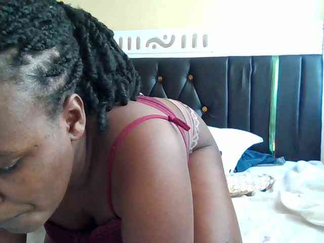 Horny-nasty-bitch webcam