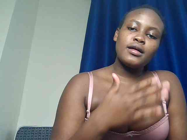 Horny-nasty-bitch webcam