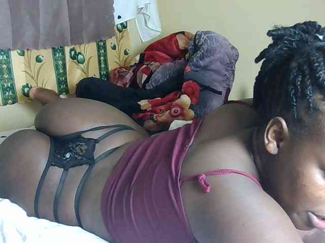 Horny-nasty-bitch webcam