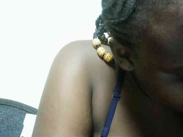 Horny-nasty-bitch webcam