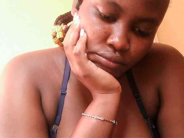 Horny-nasty-bitch webcam