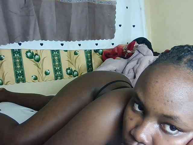 Horny-nasty-bitch webcam