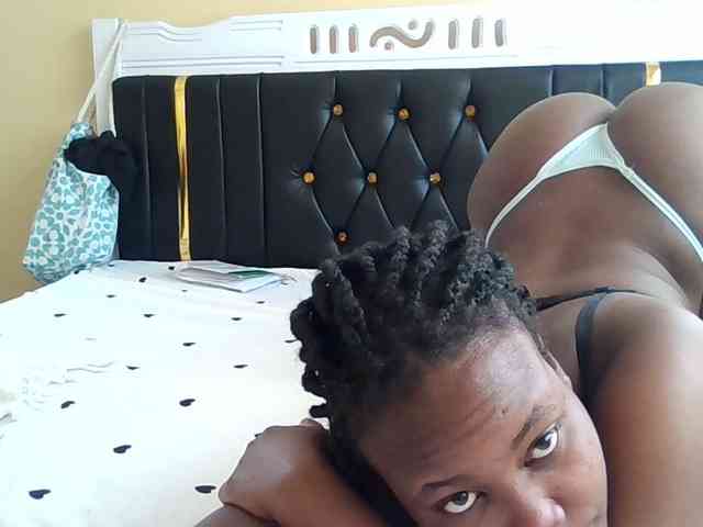 Horny-nasty-bitch webcam