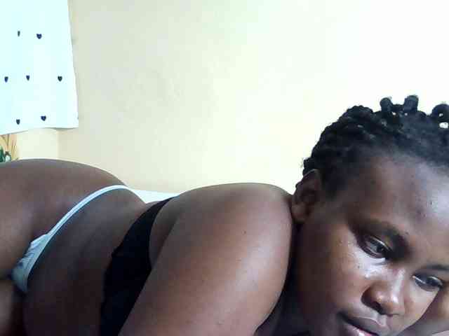 Horny-nasty-bitch webcam