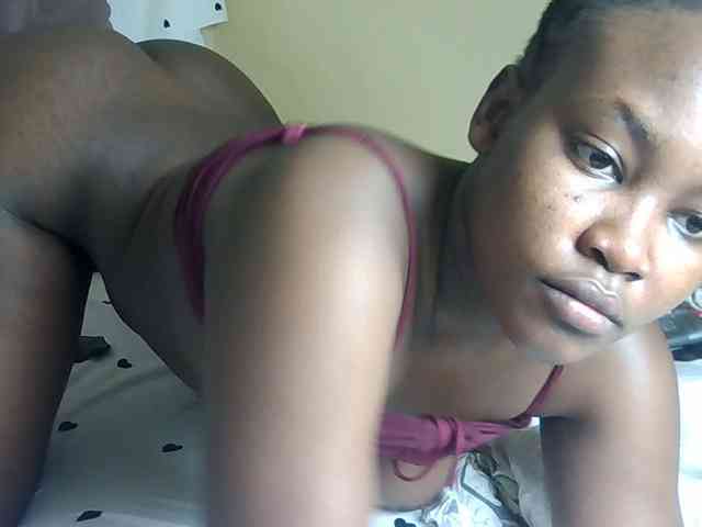 Horny-nasty-bitch webcam