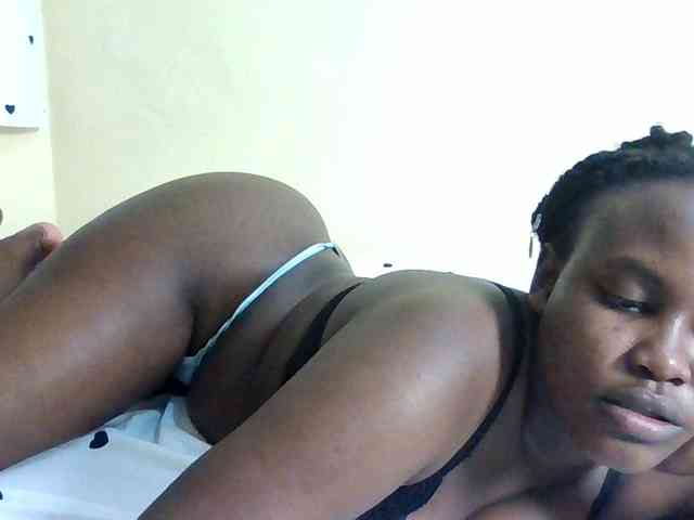 Horny-nasty-bitch webcam