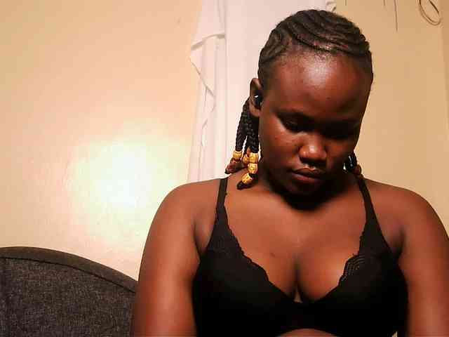 Horny-nasty-bitch webcam