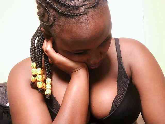 Horny-nasty-bitch webcam