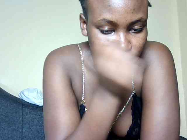 Horny-nasty-bitch webcam