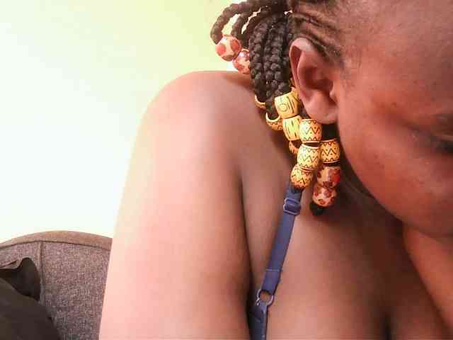 Horny-nasty-bitch webcam