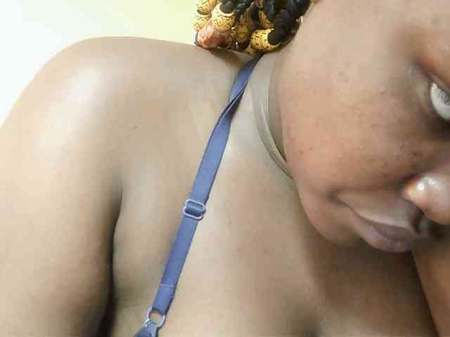 Horny-nasty-bitch webcam