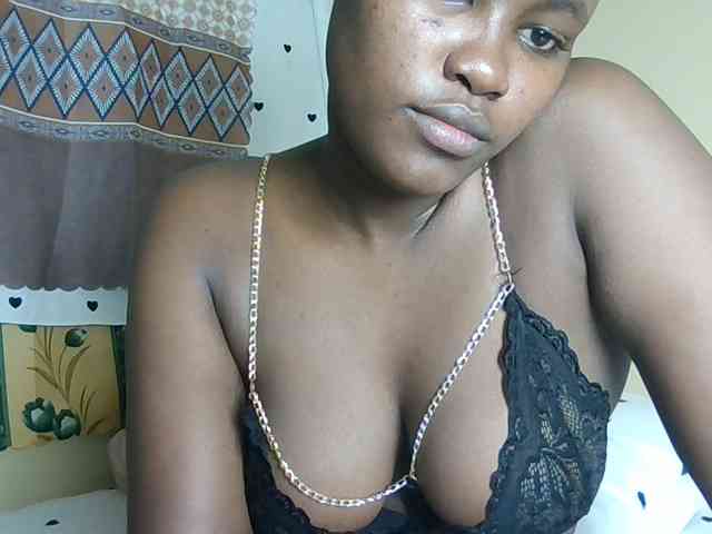 Horny-nasty-bitch webcam