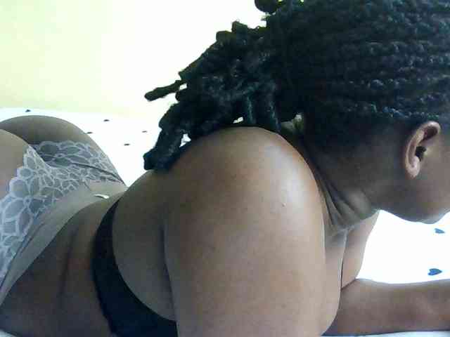 Horny-nasty-bitch webcam