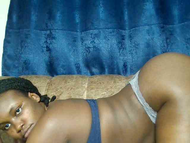 Horny-nasty-bitch webcam