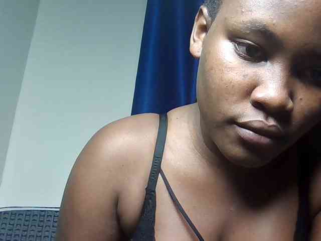 Horny-nasty-bitch webcam