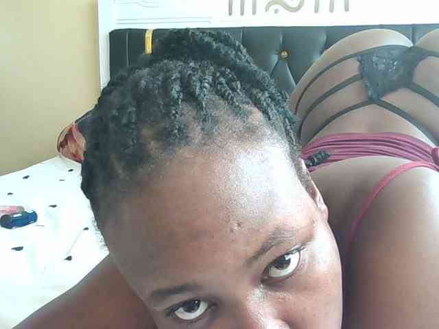 Horny-nasty-bitch webcam