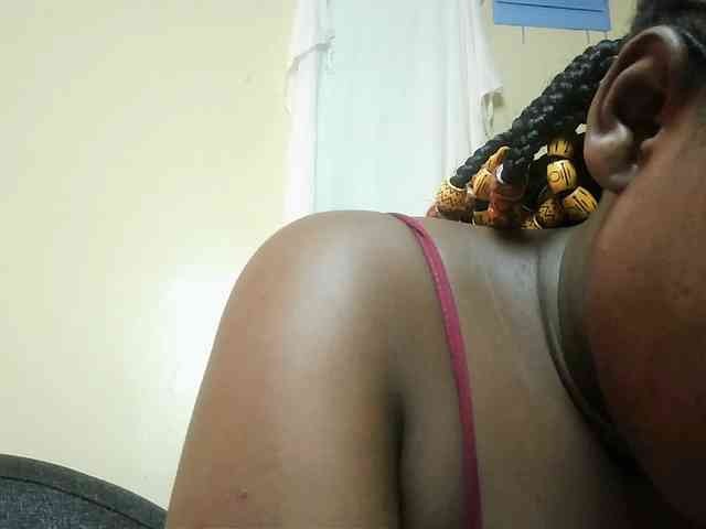 Horny-nasty-bitch webcam