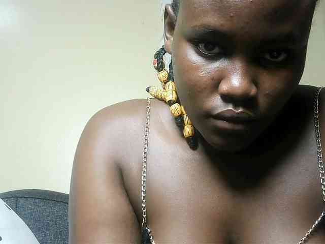 Horny-nasty-bitch webcam