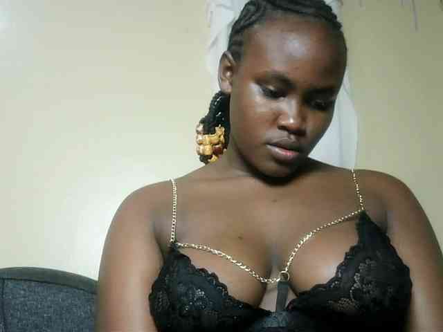 Horny-nasty-bitch webcam