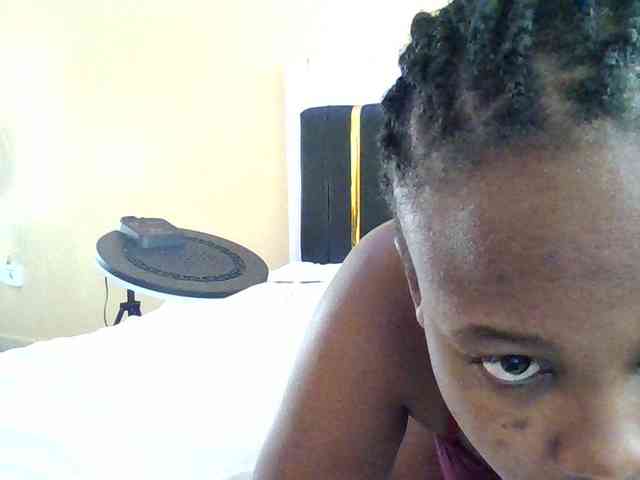 Horny-nasty-bitch webcam