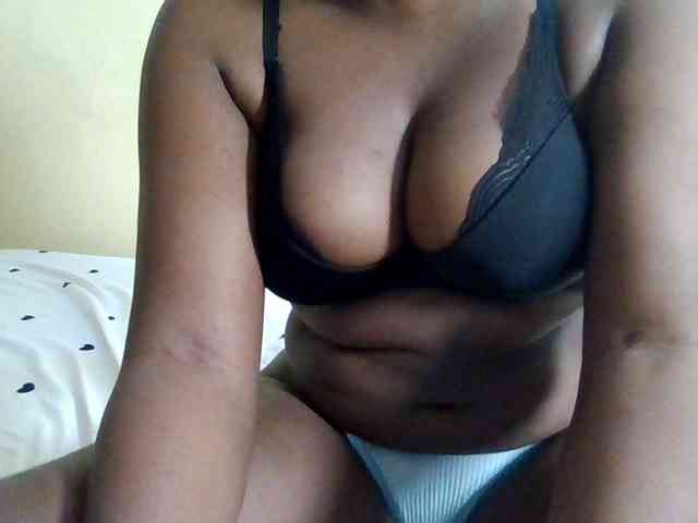 Horny-nasty-bitch webcam